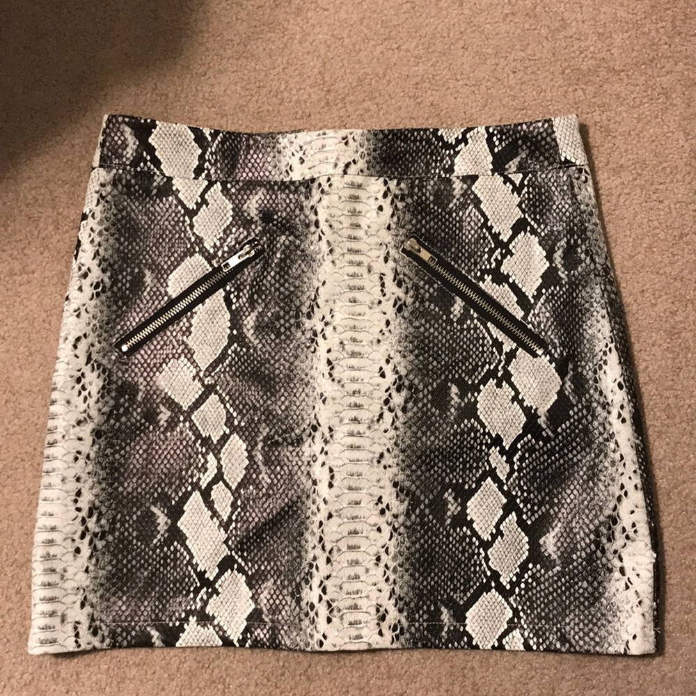 Snakeskin print skirt
